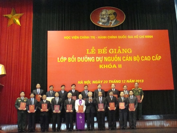 Bế giảng lớp bồi dưỡng dự nguồn cán bộ cao cấp khóa II