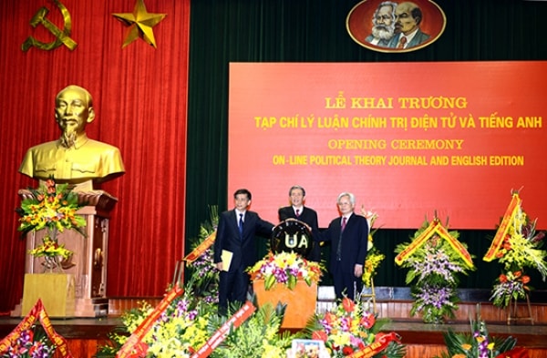 Khai trương Tạp chí Lý luận chính trị điện tử và tiếng Anh