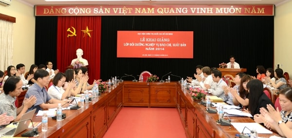 Lễ Khai giảng Lớp bồi dưỡng nghiệp vụ báo chí, xuất bản
