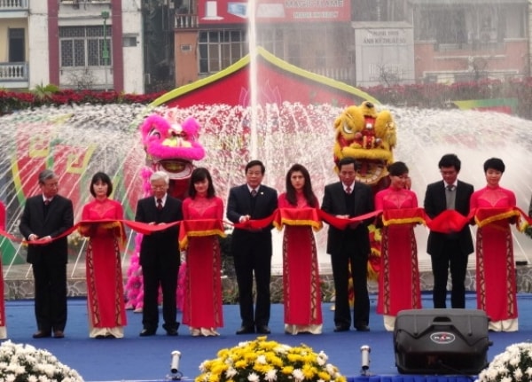 Tưng bừng khai mạc Hội báo Xuân Ất Mùi 2015