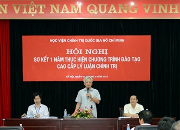 Chương trình Cao cấp lý luận chính trị: một năm nhìn lại