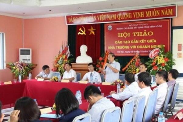 Một số giải pháp tăng cường liên kết đào tạo giữa trường đại học và doanh nghiệp 