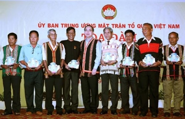 Nâng cao chất lượng đào tạo lý luận chính trị - hành chính cho cán bộ dân tộc thiểu số cơ sở khu vực Tây Nguyên