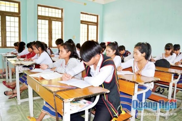 Một số giải pháp xóa đói giảm nghèo bền vững trong đồng bào dân tộc thiểu số ở các huyện miền núi tỉnh Quảng Ngãi