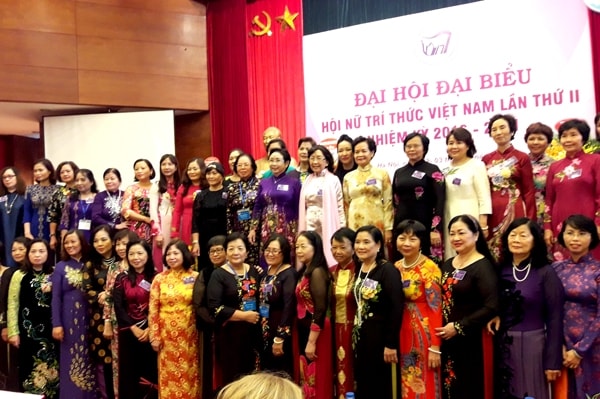 Rào cản và giải pháp nhằm tăng cường vai trò, vị thế của nữ trí thức trong phát triển bền vững