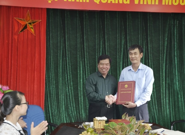 Công bố Quyết định bổ nhiệm lại Phó Tổng Biên tập Tạp chí Lý luận chính trị