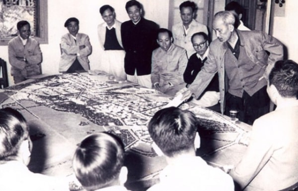 Học tập phong cách tư duy Hồ Chí Minh