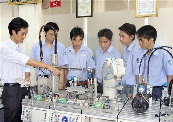 Những vấn đề của đổi mới căn bản và toàn diện giáo dục - đào tạo nhằm phát triển nguồn nhân lực chất lượng cao