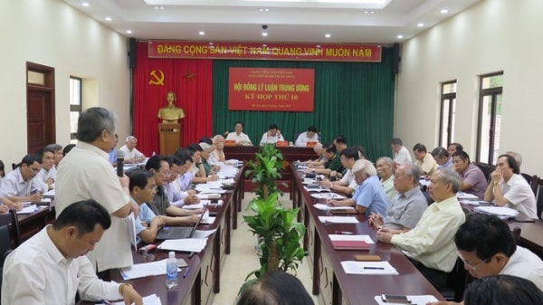 Kỳ họp thứ 10 Hội đồng Lý luận Trung ương
