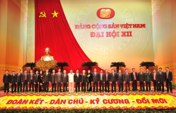 Kết quả và kinh nghiệm bước đầu thực hiện các nghị quyết của Ban Chấp hành Trung ương khóa XII về công tác tổ chức, cán bộ