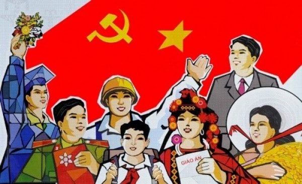 Lấy con người làm trung tâm, bảo đảm quyền con người và phát triển con người toàn diện gắn với thực hành dân chủ, pháp quyền