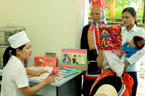 Đổi mới và hoàn thiện cơ chế thực hiện chính sách phát triển y tế, chăm sóc sức khỏe nhân dân các dân tộc thiểu số trong thời kỳ đổi mới