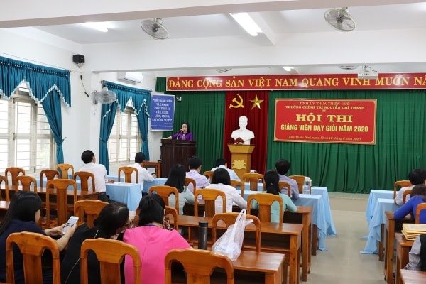 Nhận diện đặc điểm chương trình đào tạo, bồi dưỡng và yêu cầu đổi mới phương pháp giảng dạy ở Trường Đảng hiện nay
