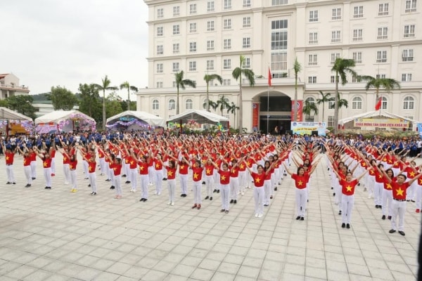 Nâng cao bản lĩnh chính trị của sinh viên hiện nay (qua khảo sát tại các trường đại học vùng Bắc Trung Bộ)