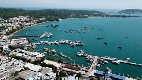 Đấu tranh phản bác các luận điệu sai trái, xuyên tạc vấn đề thành lập đơn vị hành chính - kinh tế đặc biệt 