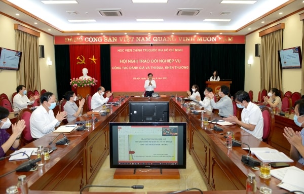 Hội nghị trao đổi nghiệp vụ công tác đánh giá và thi đua, khen thưởng