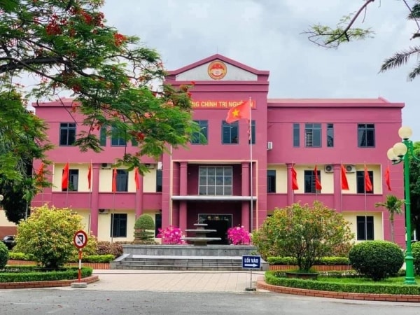 Xây dựng trường chính trị chuẩn, tạo bước đột phá trong công tác đào tạo, bồi dưỡng cán bộ cơ sở