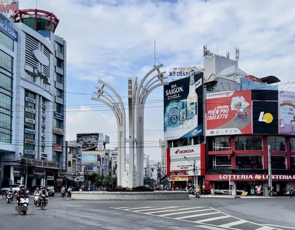 Chủ trương của Đảng về đổi mới kinh tế và đổi mới chính trị và việc triển khai ở tỉnh An Giang
