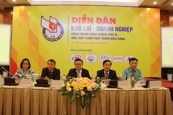 Báo chí - doanh nghiệp đồng hành cùng Chính phủ vì một Việt Nam phát triển thịnh vượng