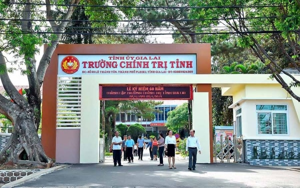 Công tác quản lý theo mô hình trường chính trị chuẩn