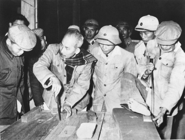 Thực hiện chỉ dẫn của Hồ Chí Minh về sửa chữa khuyết điểm trong cách nói, cách viết, tránh 