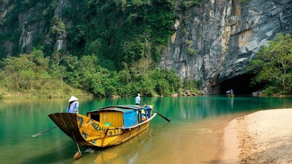 Quảng Bình phát triển du lịch thực sự trở thành ngành kinh tế mũi nhọn