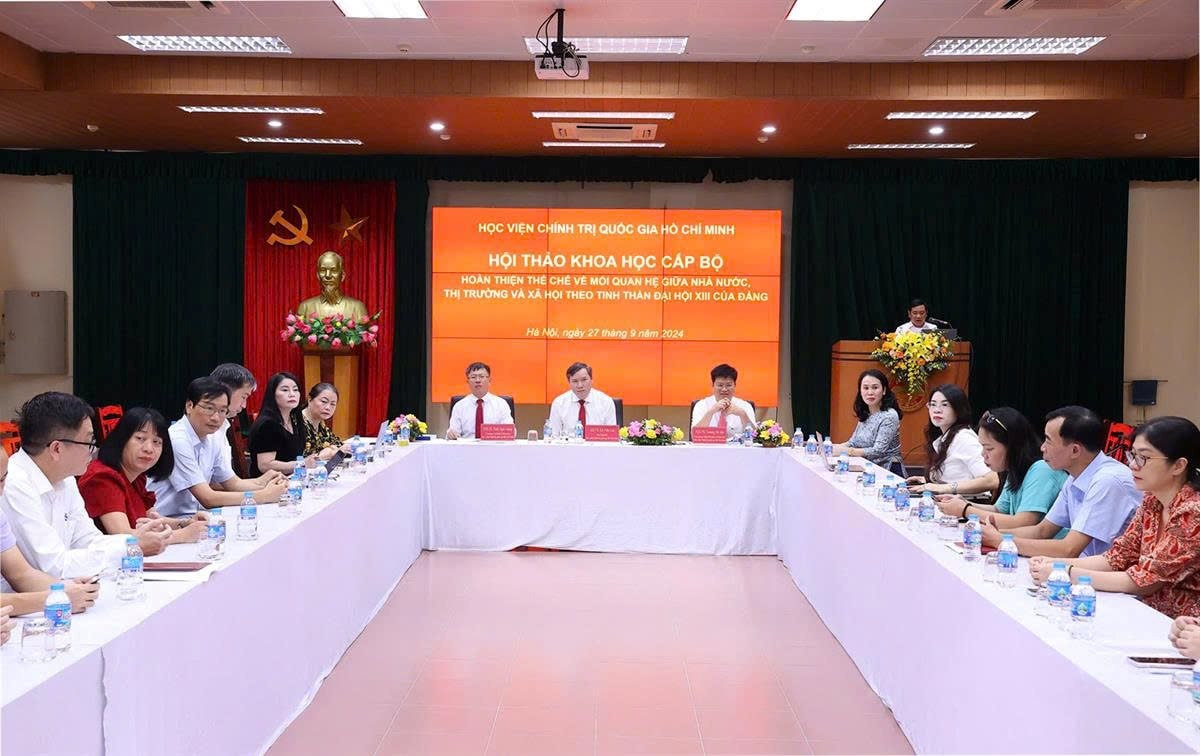 Hội thảo khoa học “Hoàn thiện thể chế về mối quan hệ giữa Nhà nước, thị trường và xã hội theo tinh thần Đại hội XIII của Đảng”