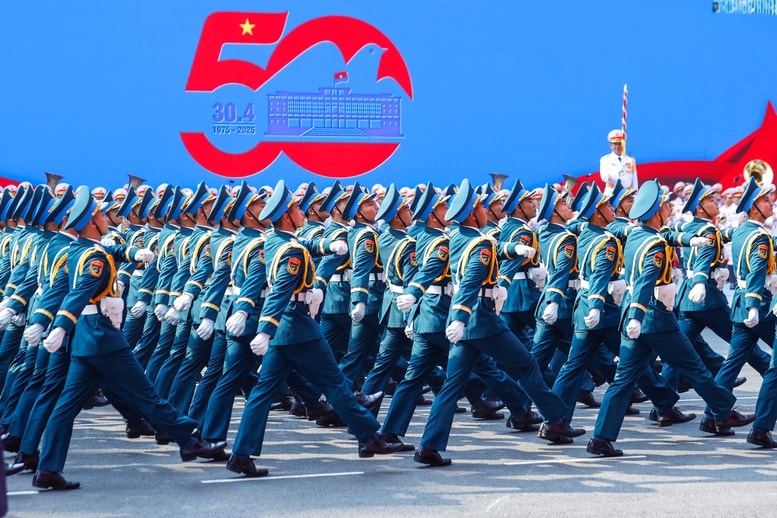 Chùm ảnh: Lực lượng Quân đội tham gia diễu binh, diễu hành kỷ niệm 50 năm thống nhất đất nước- Ảnh 8.