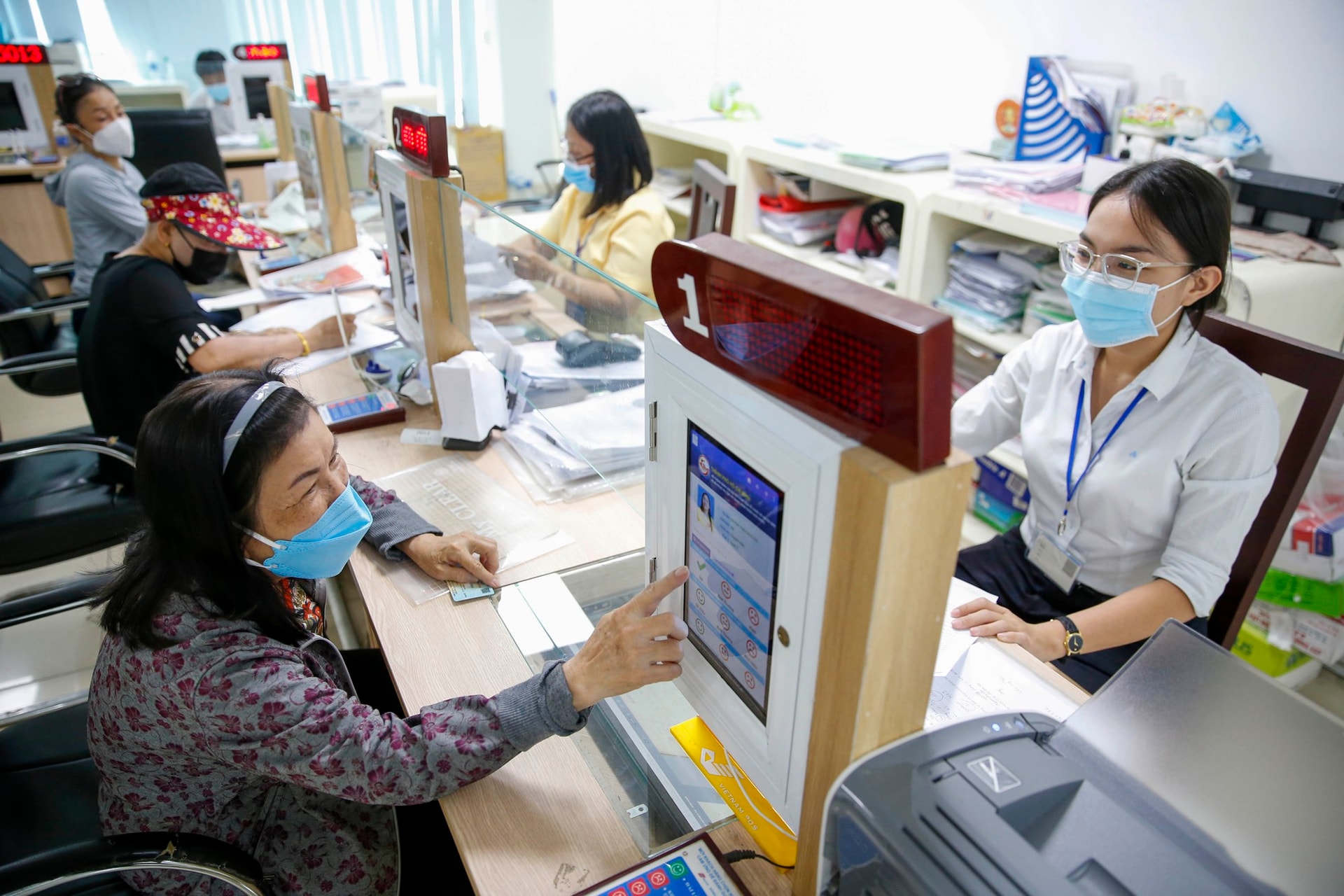 TP HCM: Công khai danh sách cán bộ, công chức, viên chức xử lý hồ ...