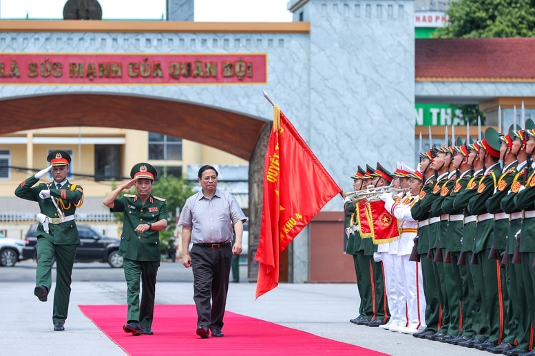 Xây dựng khu vực phòng thủ vững mạnh, góp phần xây dựng nền kinh tế độc lập, tự chủ, hội nhập - Ảnh 2.