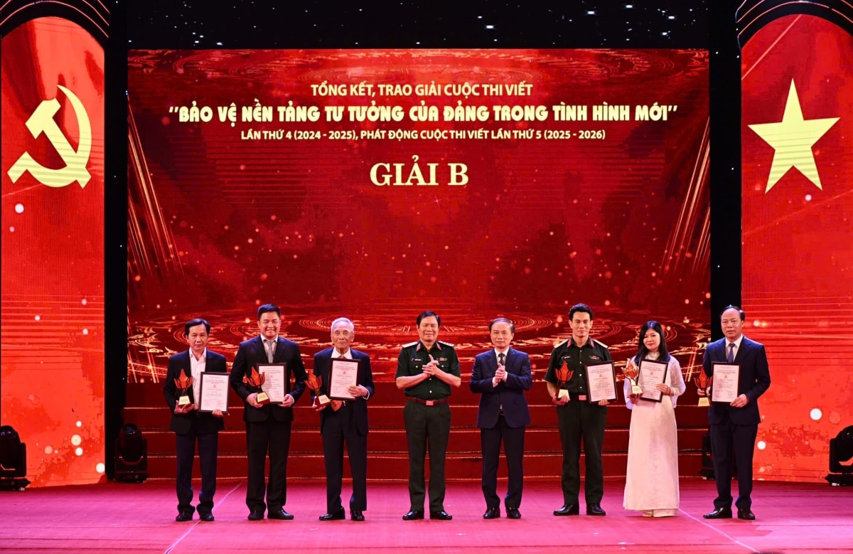 le trao giai cuoc thi viet bao ve nen tang tu tuong cua Dang trong tinh hinh moi hinh anh 7