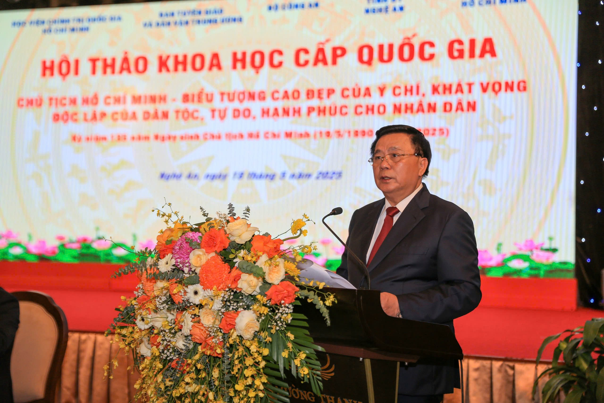 Chủ tịch Hồ Chí Minh - biểu tượng cao đẹp của ý chí, khát vọng độc lập của dân tộc, tự do, hạnh phúc cho nhân dân
