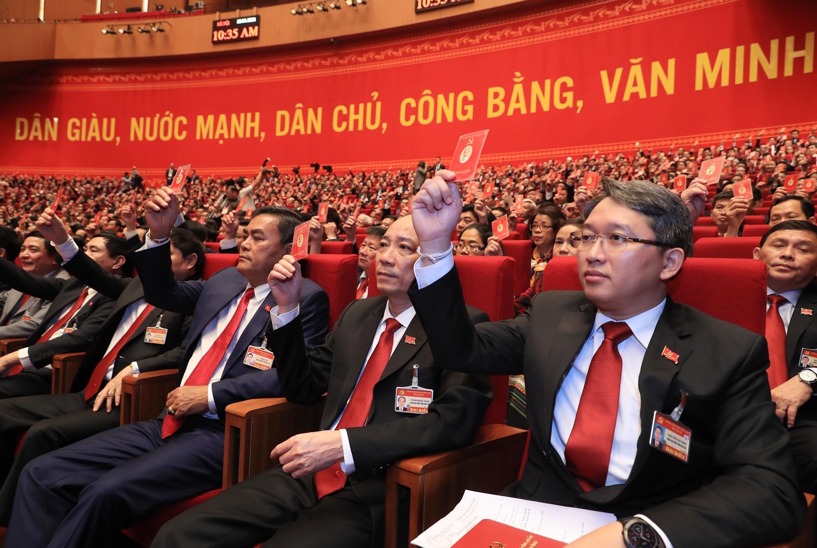 Tư tưởng Hồ Chí Minh về thực hành dân chủ trong Đảng với phát huy tính năng động, sáng tạo của cán bộ, đảng viên