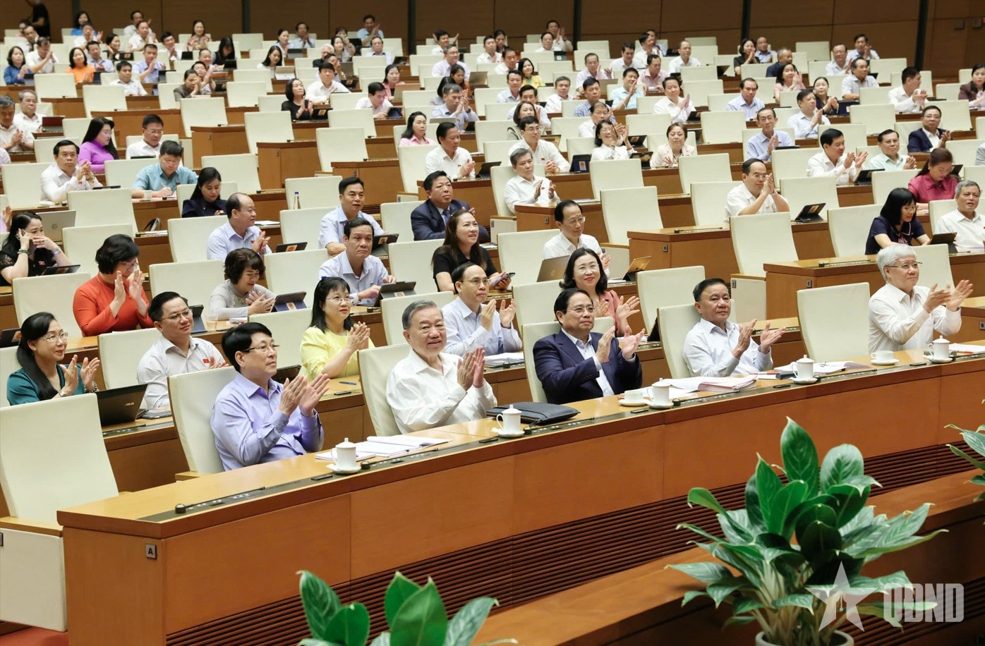 Sửa đổi, bổ sung 5/120 điều của Hiến pháp năm 2013