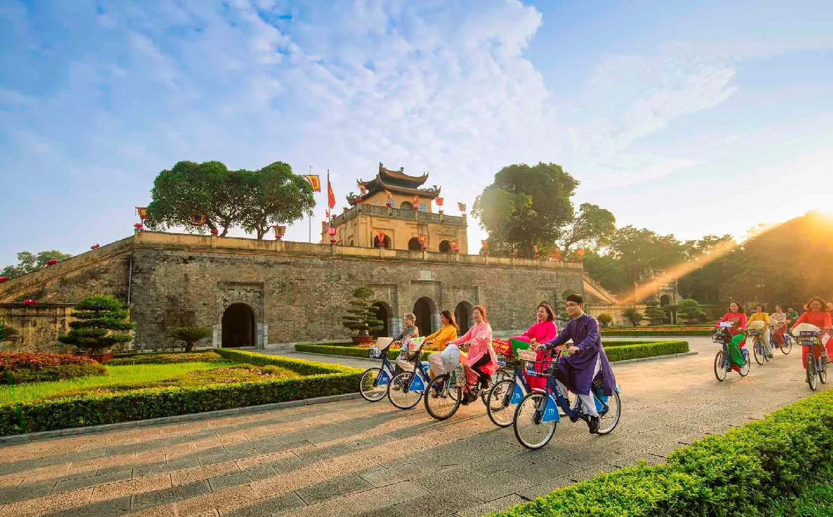 Giải pháp phát triển sản phẩm du lịch trên địa bàn thành phố Hà Nội