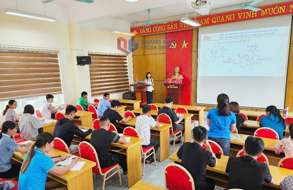 Đổi mới phương pháp và đa dạng hóa hình thức đào tạo, bồi dưỡng lý luận chính trị trong môi trường số hiện nay