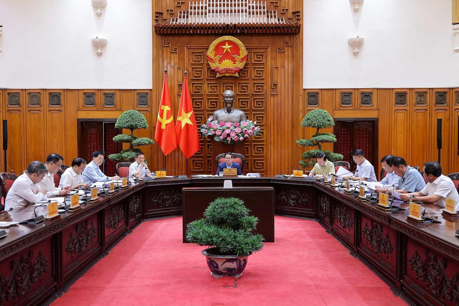 Xây dựng Nhà nước kiến tạo phát triển ở Việt Nam - Thuận lợi và khó khăn, thách thức