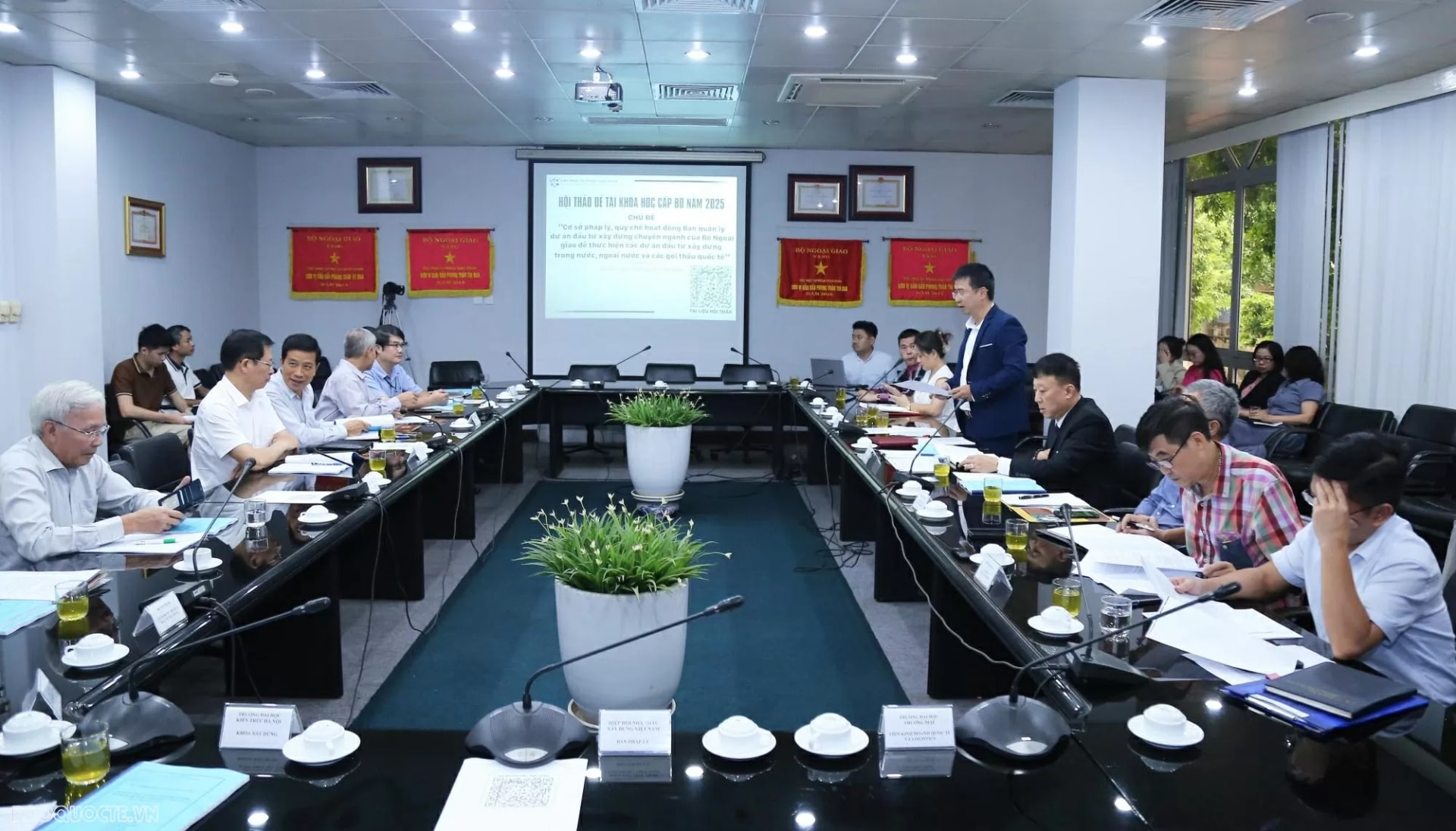 Thành lập Ban Quản lý dự án đầu tư xây dựng chuyên ngành Bộ Ngoại giao - xu hướng tất yếu và giải pháp hoàn thiện khung pháp lý