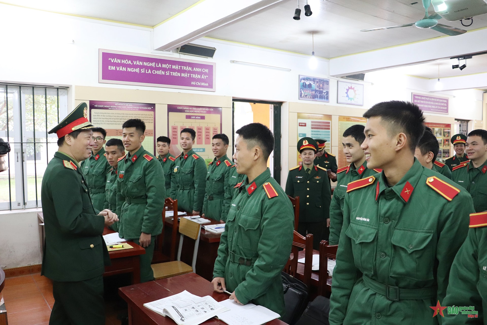 Xây dựng văn hóa chính trị cho học viên sĩ quan trong các nhà trường quân đội hiện nay