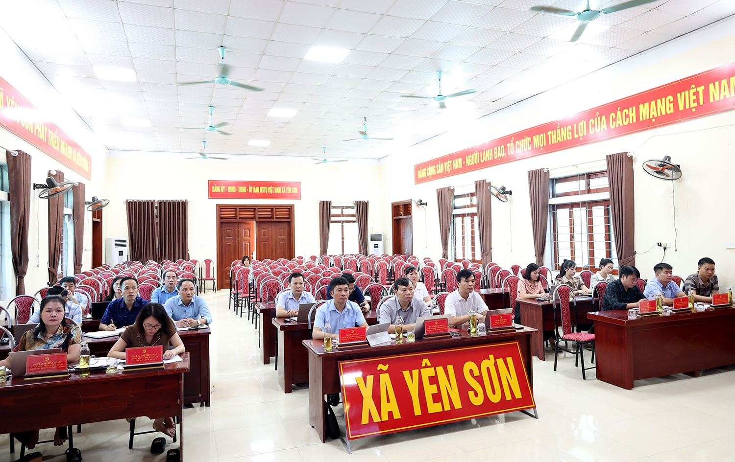 Công tác đào tạo, bồi dưỡng cán bộ, công chức cấp xã về hội nhập quốc tế