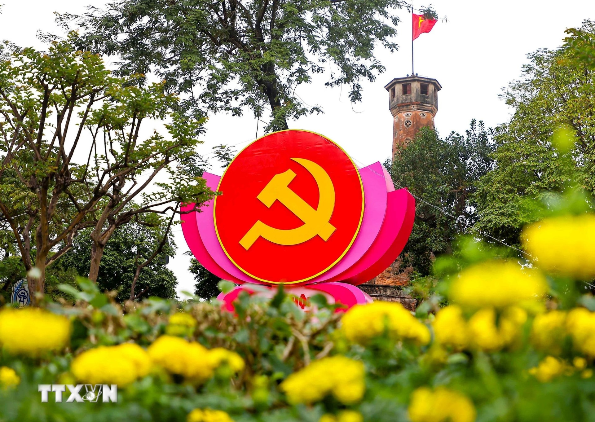 Bổ sung lý luận về đường lối đổi mới vào nền tảng tư tưởng của Đảng - Những cơ sở và nhiệm vụ đặt ra