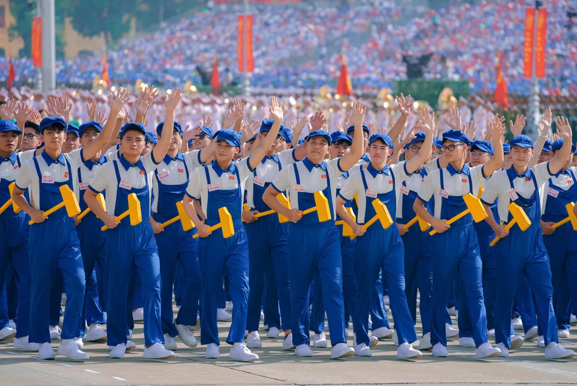 Vai trò của khẩu hiệu đấu tranh trong phong trào công nhân thế giới