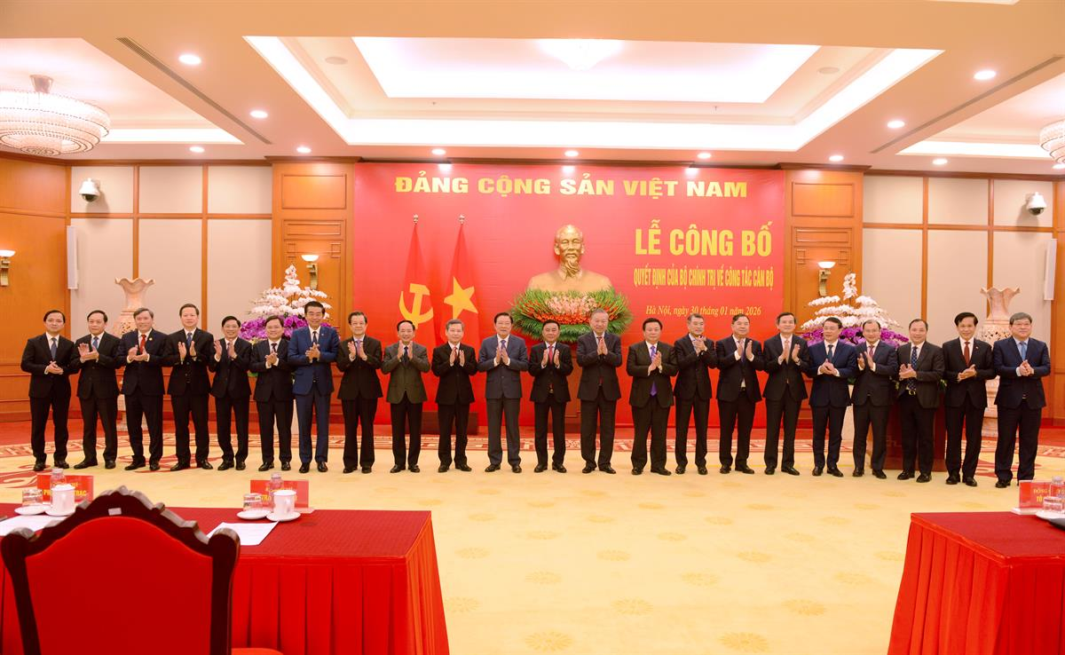 Tổng Bí thư Tô Lâm và các đồng chí lãnh đạo Đảng và các đại biểu tại buổi lễ