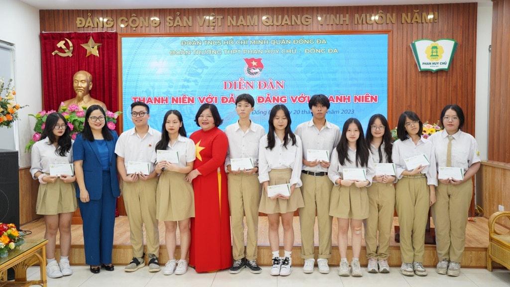 Thành ủy Hà Nội lãnh đạo công tác giáo dục lý tưởng cách mạng cho thanh niên hiện nay