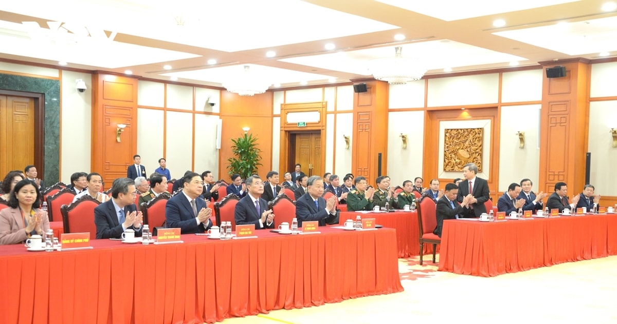 tong bi thu du hoi nghi cong bo thanh lap hoi dong ly luan trung uong nhiem ky moi hinh anh 4