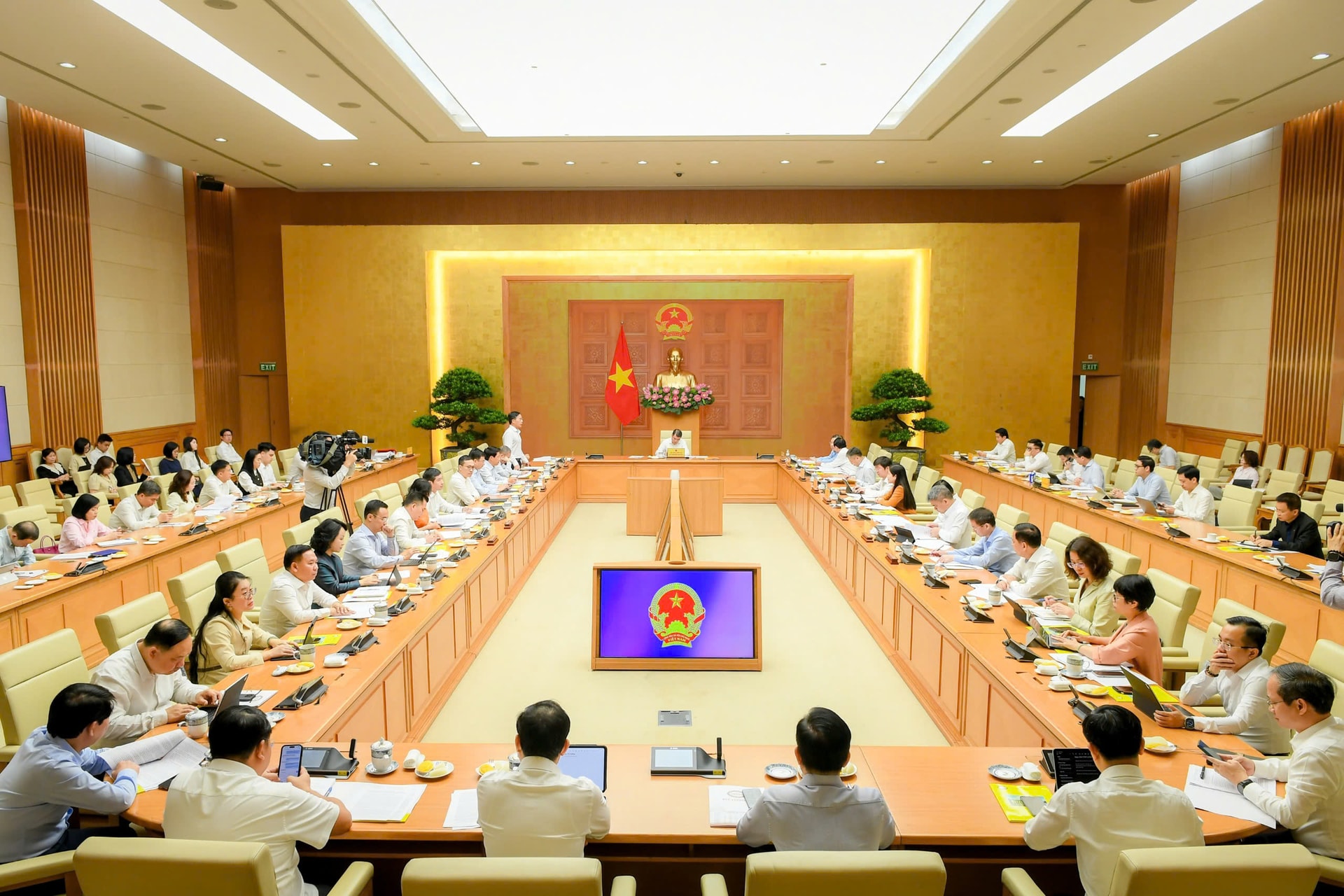 Chủ động phòng ngừa, ứng phó với tác động từ khủng hoảng kinh tế, chiến tranh xung đột, bảo đảm mục tiêu phát triển bền vững