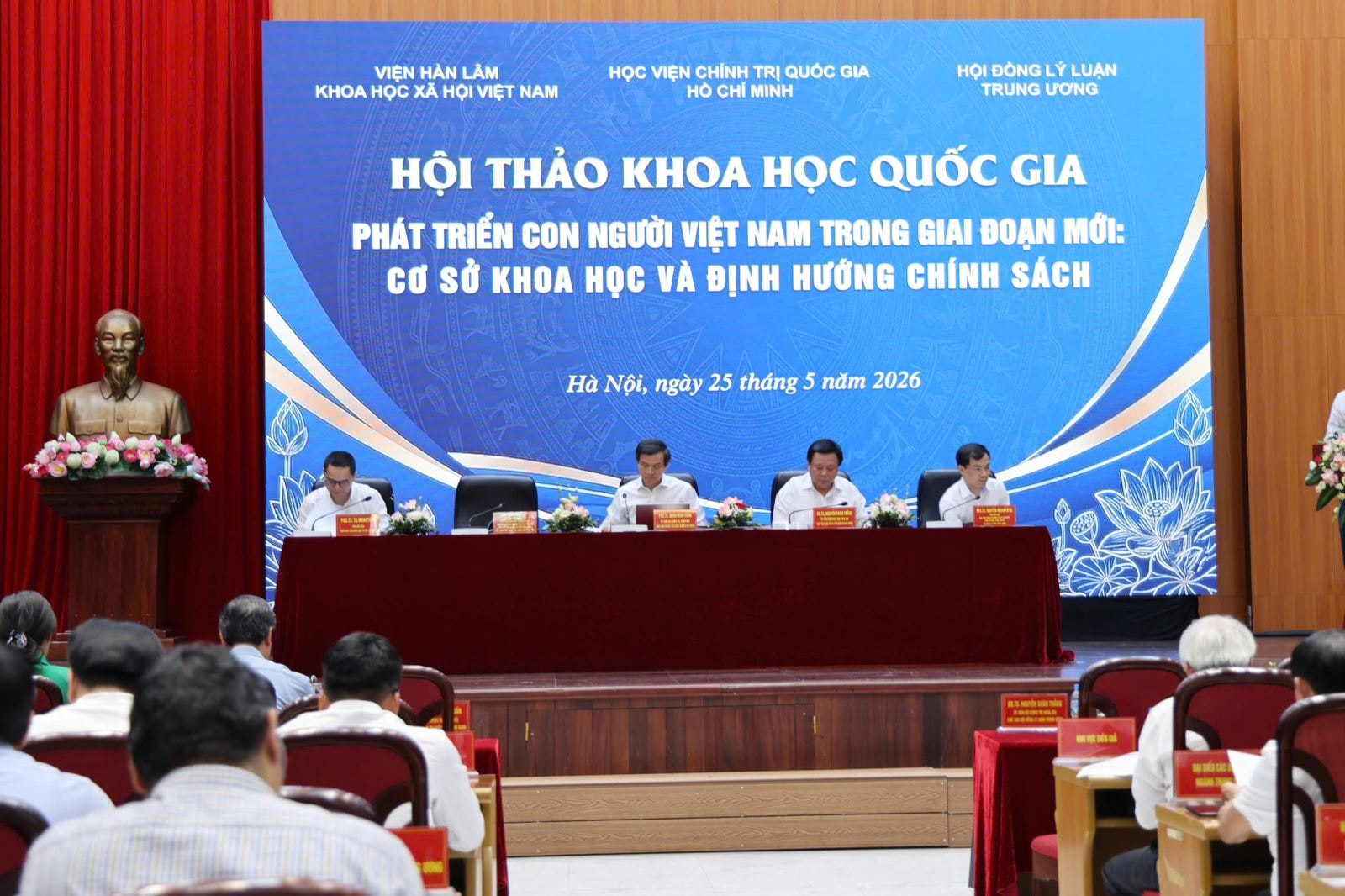 Hội thảo khoa học quốc gia “Phát triển con người Việt Nam trong giai đoạn mới: Cơ sở khoa học và định hướng chính sách”