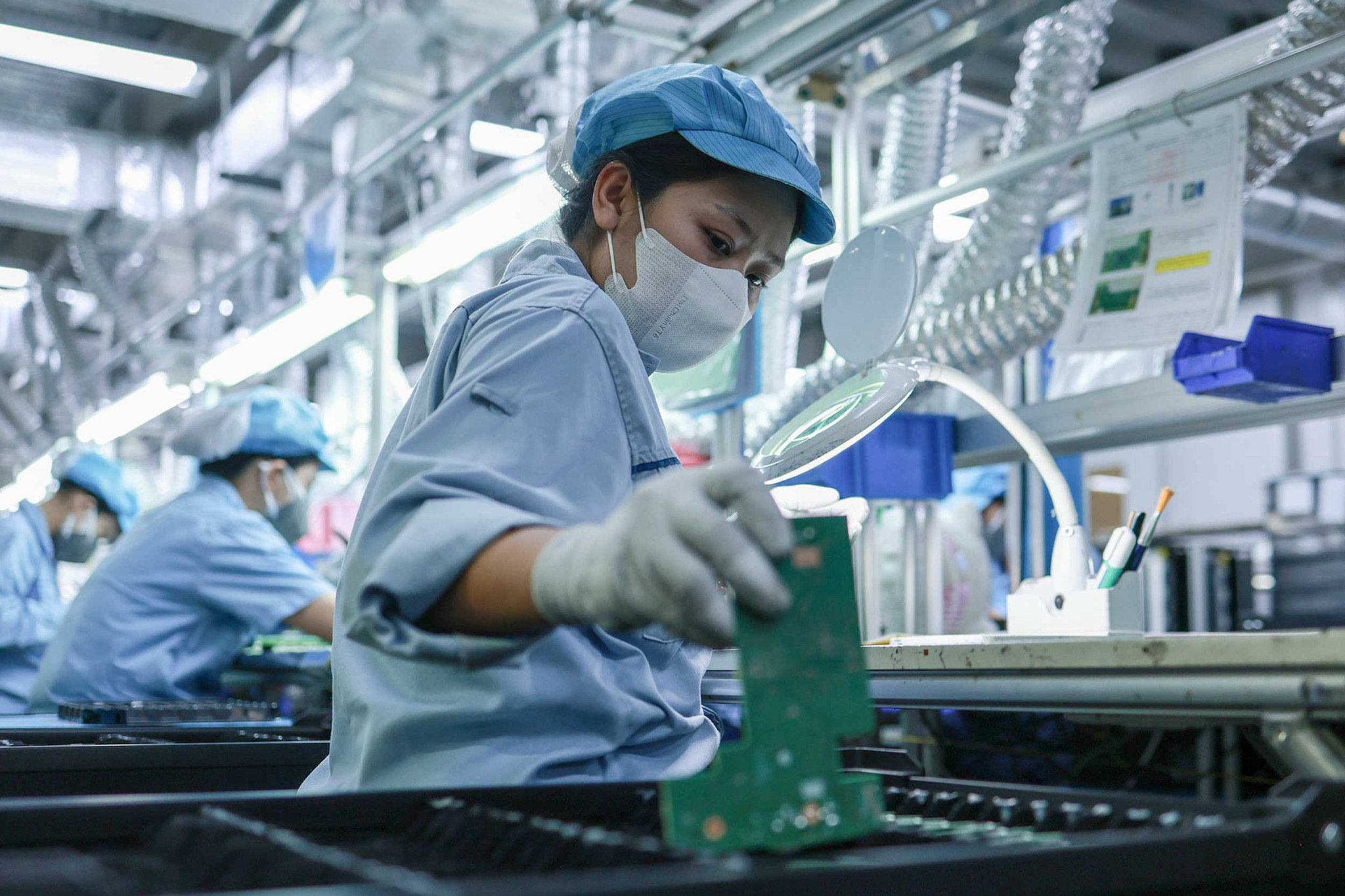 Thực trạng và giải pháp phát triển khu vực kinh tế có vốn đầu tư trực tiếp nước ngoài tại Việt Nam