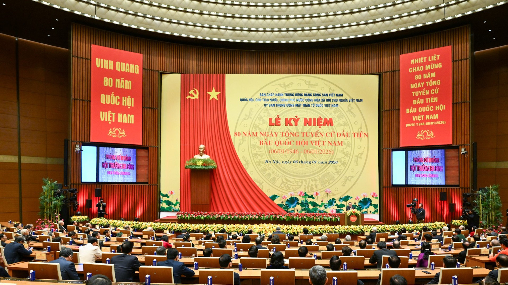 Đảng lãnh đạo xây dựng đội ngũ cán bộ làm công tác lập pháp của Quốc hội