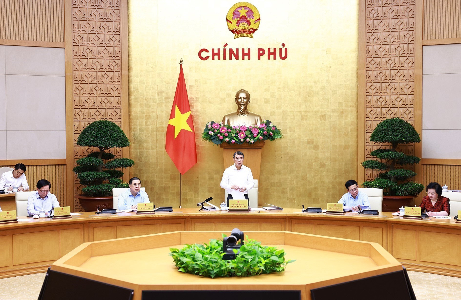Giải pháp tiếp tục hoàn thiện Nhà nước pháp quyền xã hội chủ nghĩa Việt Nam đáp ứng yêu cầu quản trị quốc gia hiện đại